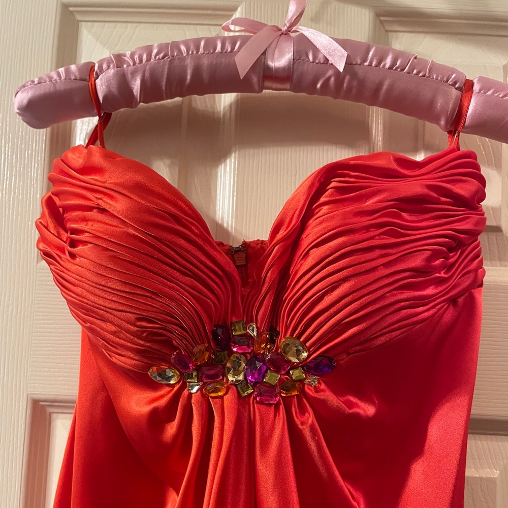 Prom dress - Picture 2 of 5